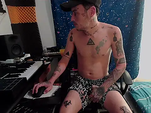 Snapshot of patrik_tattoo_ chatting on January 11, 4:03 pm patrik tattoo online show from January 11, 4:03 pm