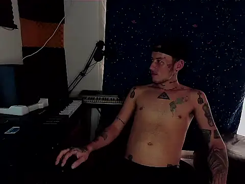 Snapshot of patrik_tattoo_ chatting on December 2, 7:25 pm patrik tattoo online show from December 2, 7:25 pm