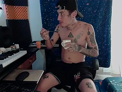 Snapshot of patrik_tattoo_ chatting on March 1, 4:33 pm patrik tattoo online show from March 1, 4:33 pm
