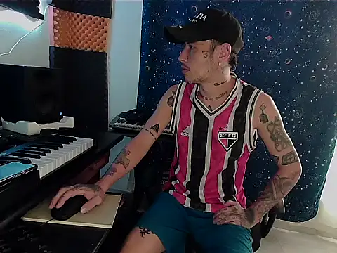 Snapshot of patrik_tattoo_ chatting on January 30, 10:20 pm patrik tattoo online show from January 30, 10:20 pm