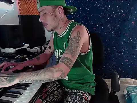 Snapshot of patrik_tattoo_ chatting on January 13, 3:15 pm patrik tattoo online show from January 13, 3:15 pm