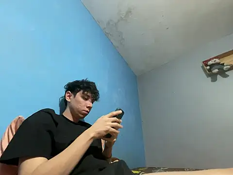 Snapshot of Omaaaaaaa00001 chatting on February 28, 12:32 am Omaaaaaaa00001 online show from February 28, 12:32 am