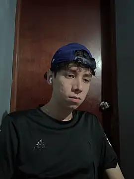 Snapshot of Omaaaaaaa00001 chatting on October 3, 4:12 pm Omaaaaaaa00001 online show from October 3, 4:12 pm