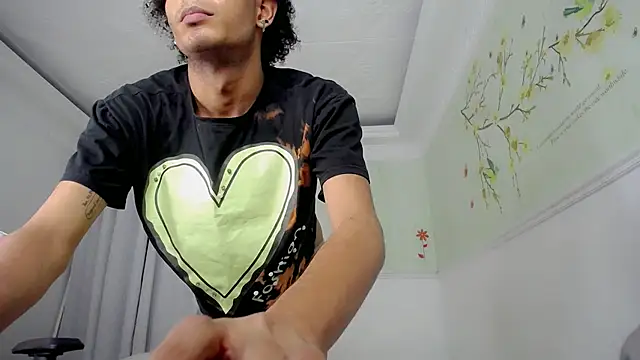 rose Skinny  online show from December 19, 1:24 am