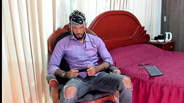 KarlMarley1 online show from February 28, 6:56 am