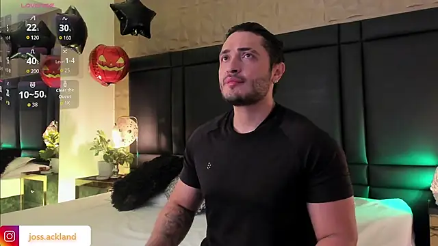 Snapshot of JossAckland chatting on October 18, 8:14 pm JossAckland online show from October 18, 8:14 pm