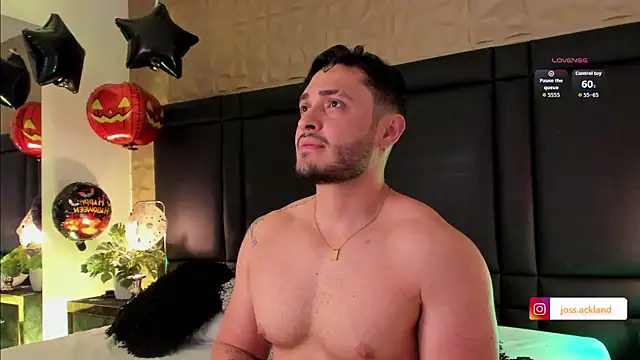 Snapshot of JossAckland chatting on October 23, 8:01 pm JossAckland online show from October 23, 8:01 pm