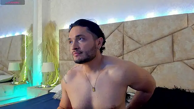 JossAckland online show from April 14, 8:08 pm