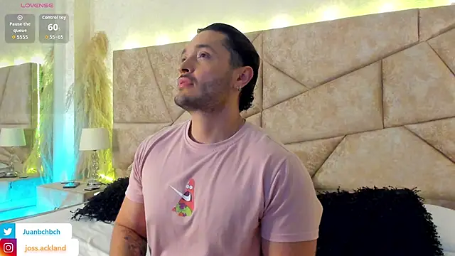 JossAckland online show from April 26, 7:43 pm