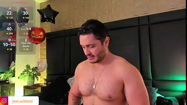 Snapshot of JossAckland chatting on October 12, 8:03 pm JossAckland online show from October 12, 8:03 pm