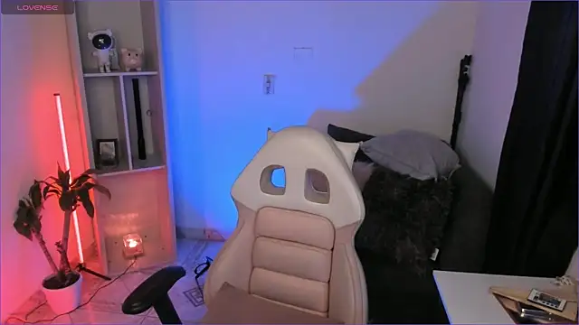 odelei online show from November 12, 8:42 am