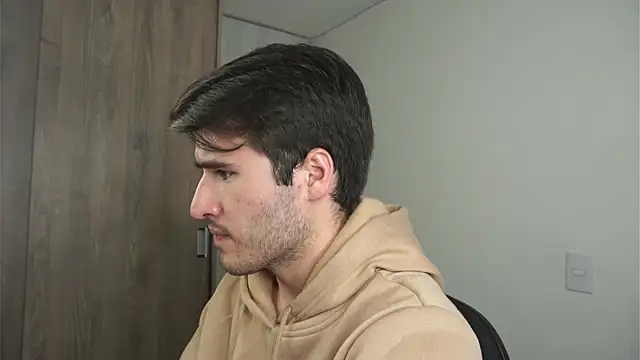 Tony Wylie online show from February 3, 10:21 pm