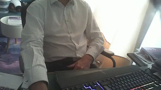 shyfrenchcock1 online show from June 16, 1:02 pm