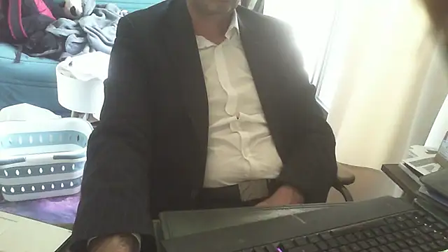 shyfrenchcock1 online show from May 12, 1:52 pm