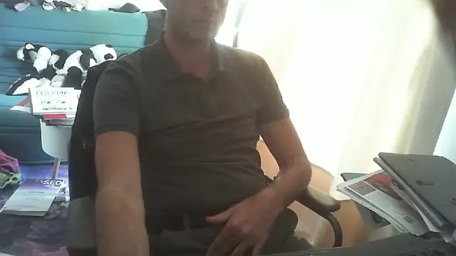 shyfrenchcock1 online show from October 17, 12:53 pm