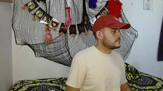 Snapshot of fetish_padrino chatting on October 13, 2:12 pm fetish padrino online show from October 13, 2:12 pm