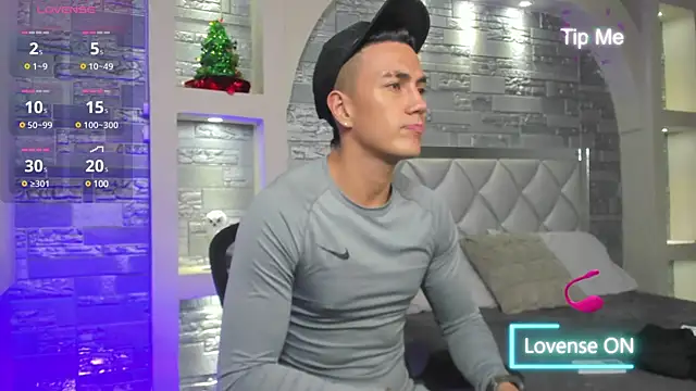 Snapshot of Aron_Bolt chatting on December 12, 3:16 pm Aron Bolt online show from December 12, 3:16 pm