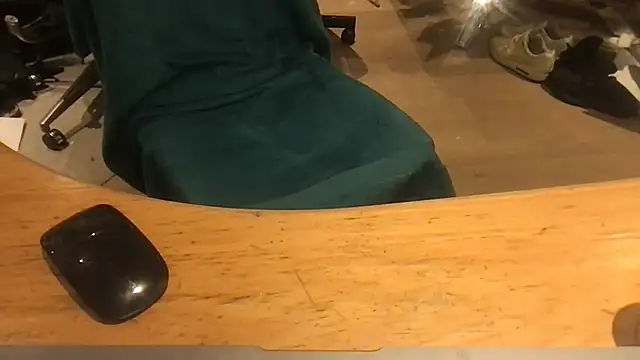 Snapshot of EnglishCock93 chatting on December 15, 2:19 am EnglishCock93 online show from December 15, 2:19 am