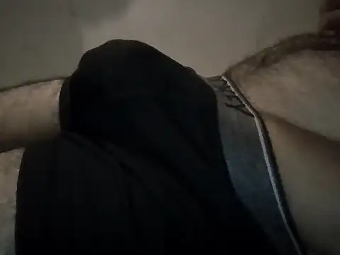 themostnaughtiestguyy online show from April 17, 9:50 pm