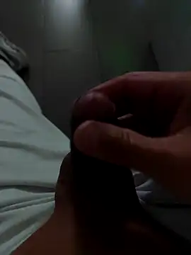 Snapshot of mirrowhot chatting on October 21, 2:03 am mirrowhot online show from October 21, 2:03 am