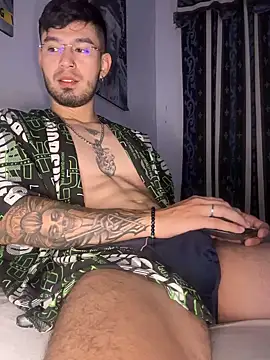 Snapshot of Anthony-Martin chatting on February 24, 3:31 pm Anthony-Martin online show from February 24, 3:31 pm