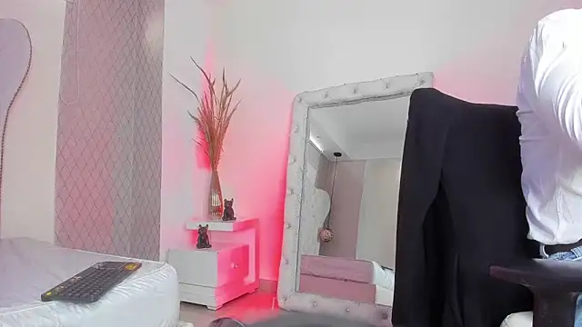 Lucii fer  online show from April 18, 12:28 pm