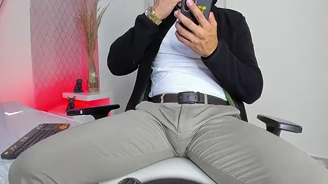 Lucii fer  online show from April 12, 12:17 pm