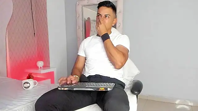 Lucii fer  online show from February 11, 11:48 am