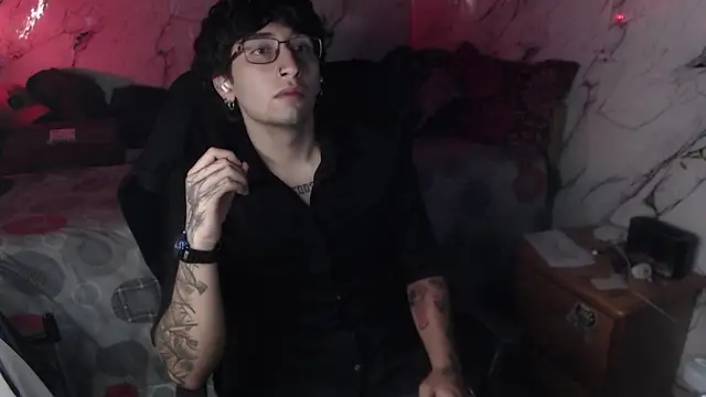 Dereck Dickson online show from April 19, 4:34 am