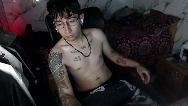 Dereck Dickson online show from April 28, 4:39 am