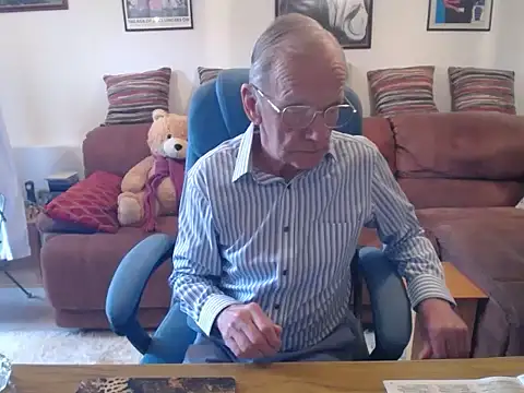 Snapshot of Ferret7777 chatting on October 21, 10:07 am Ferret7777 online show from October 21, 10:07 am