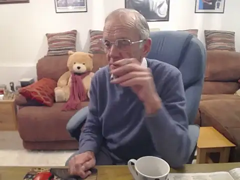 Snapshot of Ferret7777 chatting on October 28, 8:11 pm Ferret7777 online show from October 28, 8:11 pm