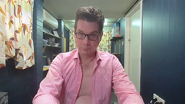 tilobinder online show from November 8, 3:15 pm