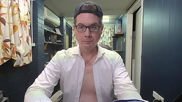 tilobinder online show from January 9, 3:17 pm