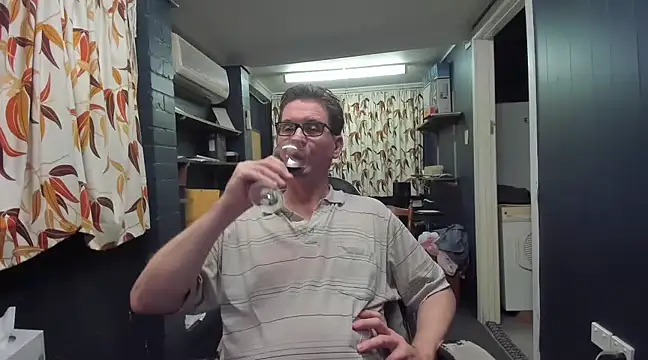 tilobinder online show from March 14, 1:02 pm