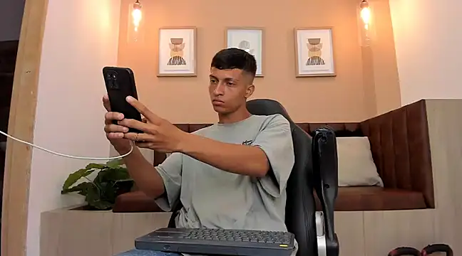 wolf james123 online show from February 3, 1:51 pm