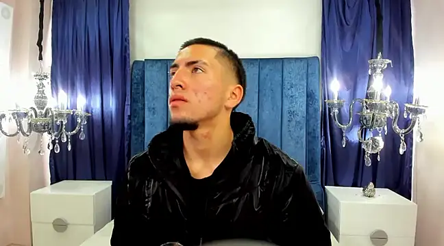 Snapshot of King_Dante_ chatting on February 7, 7:49 pm King Dante online show from February 7, 7:49 pm