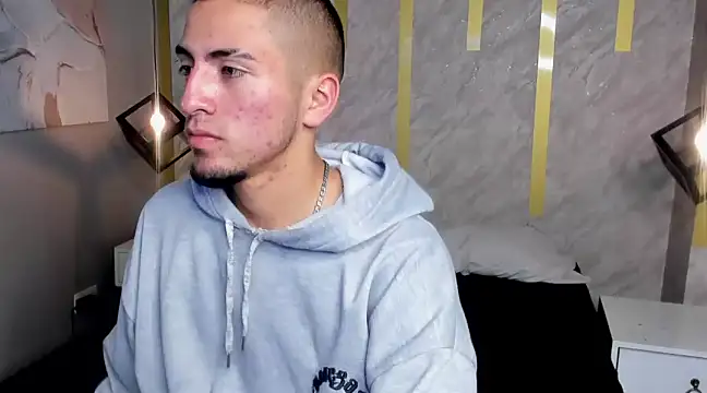 Snapshot of King_Dante_ chatting on December 17, 8:10 pm King Dante online show from December 17, 8:10 pm