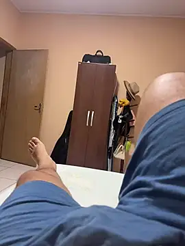 Junior Larissa04 online show from December 23, 1:29 am