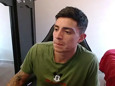 Snapshot of kv___xxx_ chatting on October 14, 6:15 pm kv xxx online show from October 14, 6:15 pm