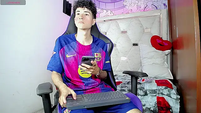 johnny cagee online show from March 27, 8:18 am