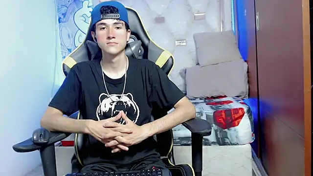 johnny cagee online show from October 16, 5:04 am