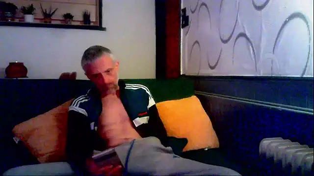 Snapshot of unclestefansdick chatting on September 15, 2:58 am unclestefansdick online show from September 15, 2:58 am