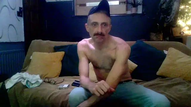 Snapshot of unclestefansdick chatting on October 17, 7:40 pm unclestefansdick online show from October 17, 7:40 pm