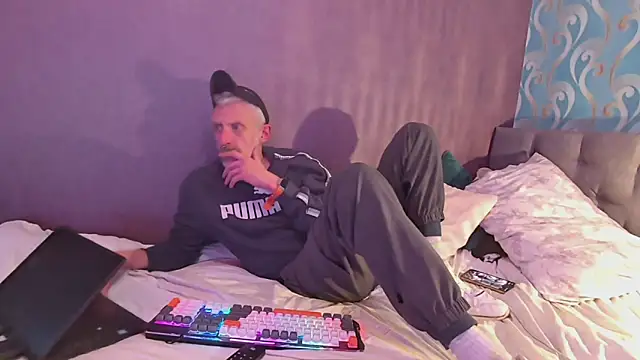 unclestefansdick online show from March 26, 5:11 am