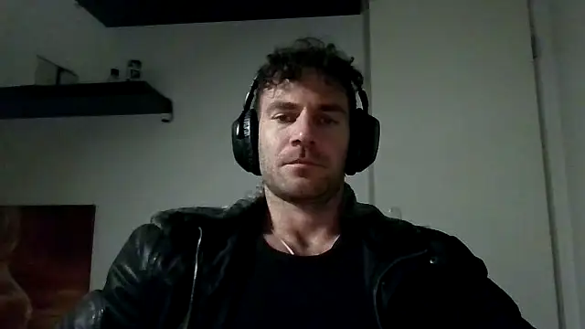 alpha-hunk online show from November 10, 4:56 pm