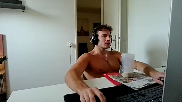 alpha-hunk online show from June 16, 10:39 am