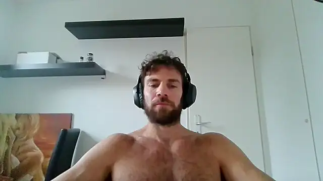 Snapshot of alpha-hunk chatting on October 17, 3:38 pm alpha-hunk online show from October 17, 3:38 pm