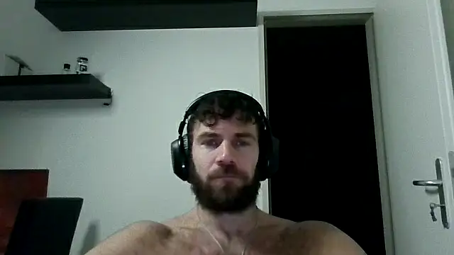 Snapshot of alpha-hunk chatting on November 1, 9:30 pm alpha-hunk online show from November 1, 9:30 pm