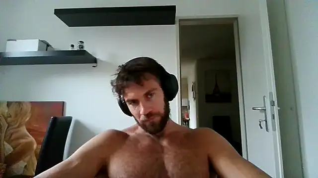 Snapshot of alpha-hunk chatting on October 13, 3:18 pm alpha-hunk online show from October 13, 3:18 pm